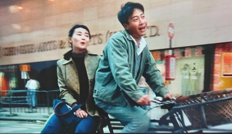'첨밀밀' 리뷰: 운명적 만남과 이별의 아름다운 멜로드라마 11 Comrades021