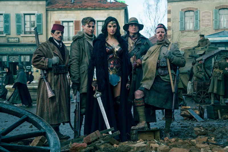 '원더우먼' 리뷰: DC 확장 유니버스의 새로운 희망, 여성 슈퍼히어로의 탄생 9 Wonder Woman01