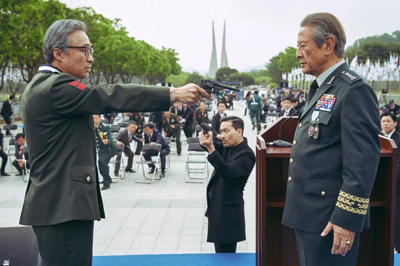 '리멤버' 리뷰: 알츠하이머 노인의 60년 복수극, 잊혀진 역사를 기억하다 10 Remember04