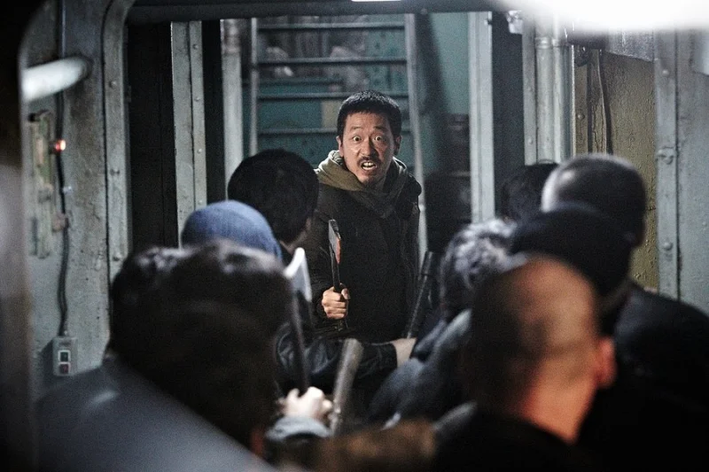 '황해' 리뷰: 156분간 펼쳐지는 절망의 미로, 한국 영화사 최고의 추격 서사시 10 The Yellow Sea05