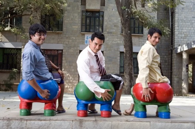 '세 얼간이' 리뷰: 인도 영화의 걸작, 꿈과 우정을 그린 감동적인 성장 드라마 13 3 Idiots07