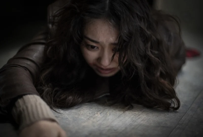 '귀문' 리뷰: 시공간 초월 설정과 4DX 체험이 만나는 색다른 K-호러 14 GUIMOON5