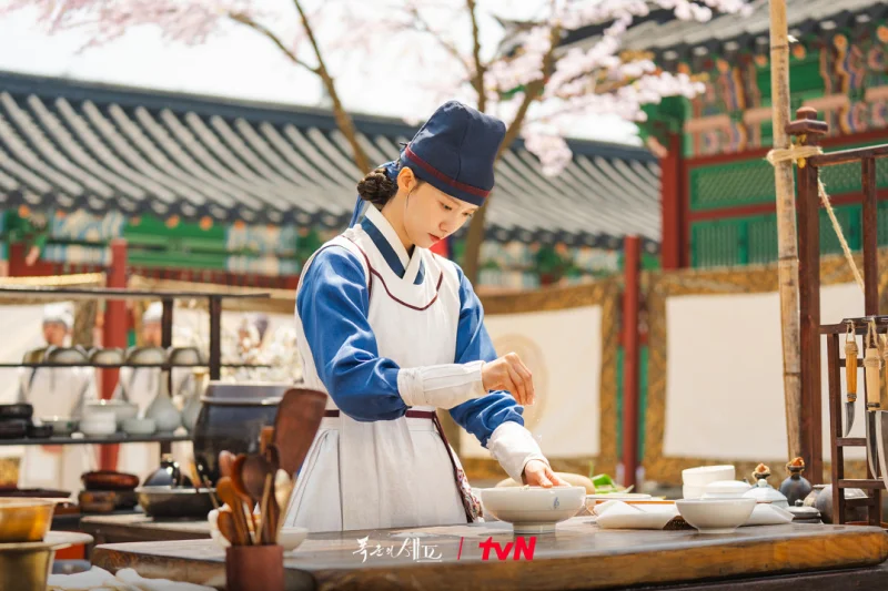 '폭군의 셰프' 리뷰: 당신의 심장을 요리할 2025년 최고의 미식 로맨스 11 Bon Appetit Your Majesty4