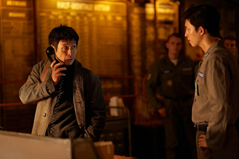 '굿뉴스' 리뷰: 조작된 영웅담, 감춰진 진실…진짜 굿뉴스란 무엇인가? 13 Good News2