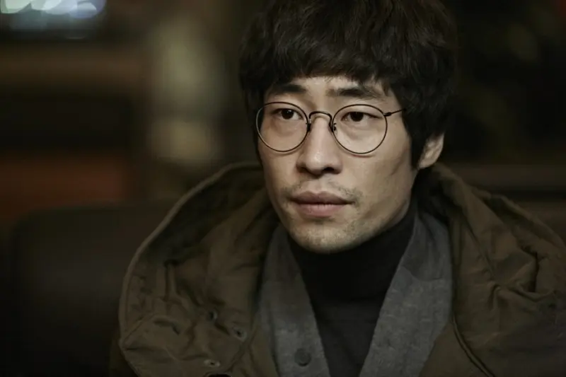 '용의자 X' 리뷰: 수학 천재가 설계한 완벽한 알리바이, 그가 증명하고 싶었던 사랑의 수식 9 Dragon Chair X7