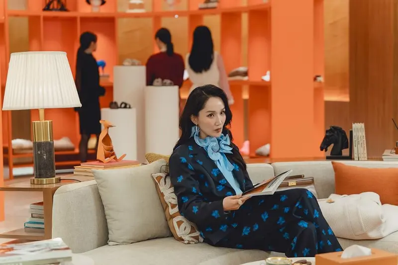 '레이디 두아' 리뷰: 가짜가 만든 완벽한 명품의 신화, 당신이 믿는 '진짜'는 과연 무엇입니까? 4 The Art of Sarah17