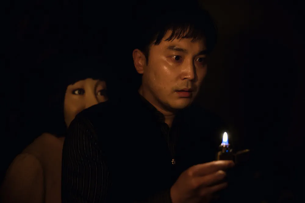 '괴기맨숀' 리뷰: 아파트라는 일상적 공간이 선사하는 기괴하고 서늘한 생활 밀착형 공포 3 The Night Shift4