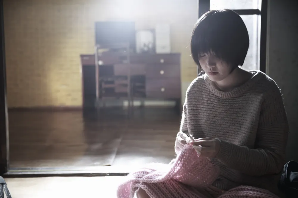 '널 기다리며' 리뷰: 괴물을 잡기 위해 기꺼이 심연으로 뛰어든 순수한 광기 5 Missing You3