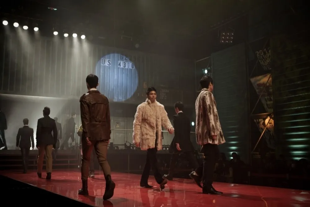 '차형사' 리뷰: 런웨이 위로 던져진 날것의 땀방울, 그 피상적 스펙터클에 대하여 5 Runway Cop11