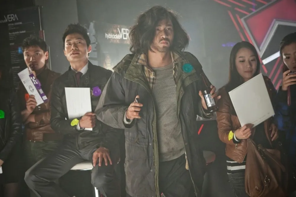 '차형사' 리뷰: 런웨이 위로 던져진 날것의 땀방울, 그 피상적 스펙터클에 대하여 2 Runway Cop5