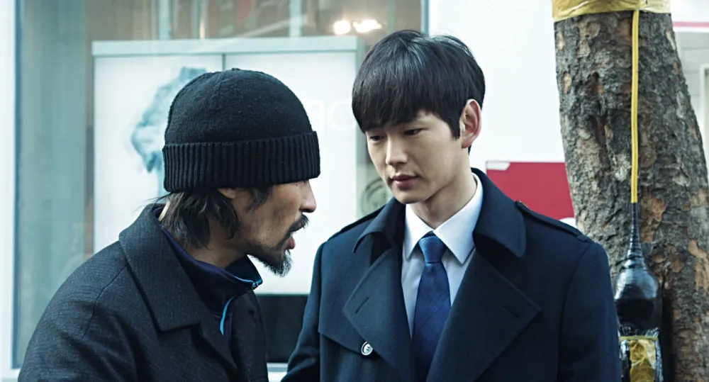 '그물' 리뷰: 맹목적 이념이 빚어낸 한 소시민의 잔혹한 표류기 2 The Net3