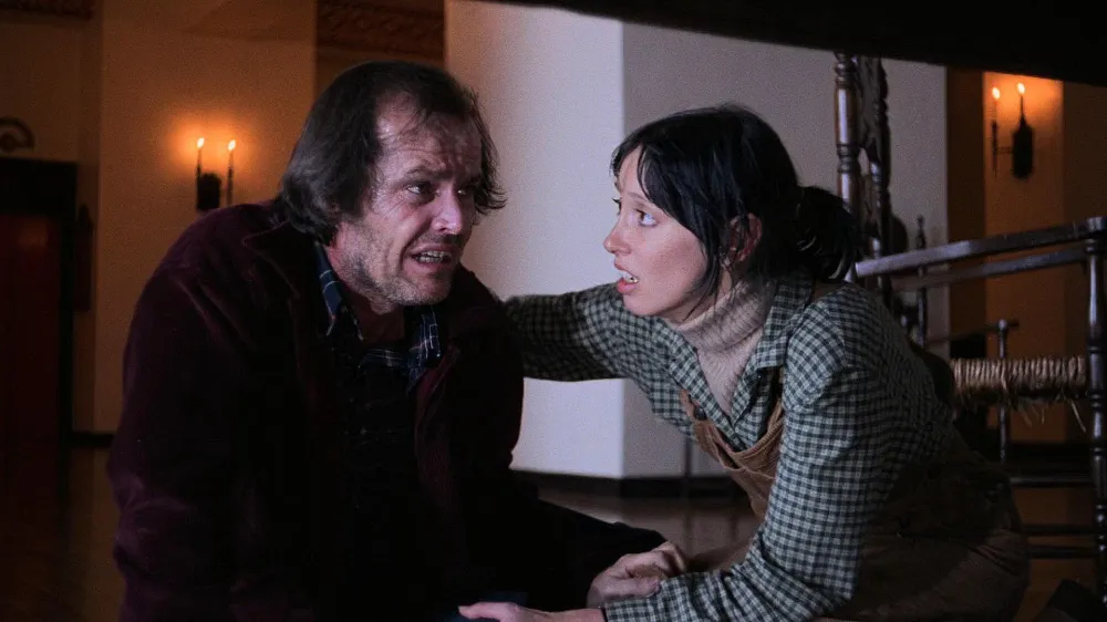 '샤이닝' 리뷰: 고립된 서사 속 광기, 오버룩 호텔이 고발하는 인간 심리의 파멸 3 The Shining3