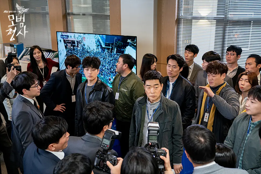 '모범형사' 시즌1 리뷰: 억울한 누명과 양심의 가책을 넘어서는 진짜 형사들의 반성문 5 The Good Detective4